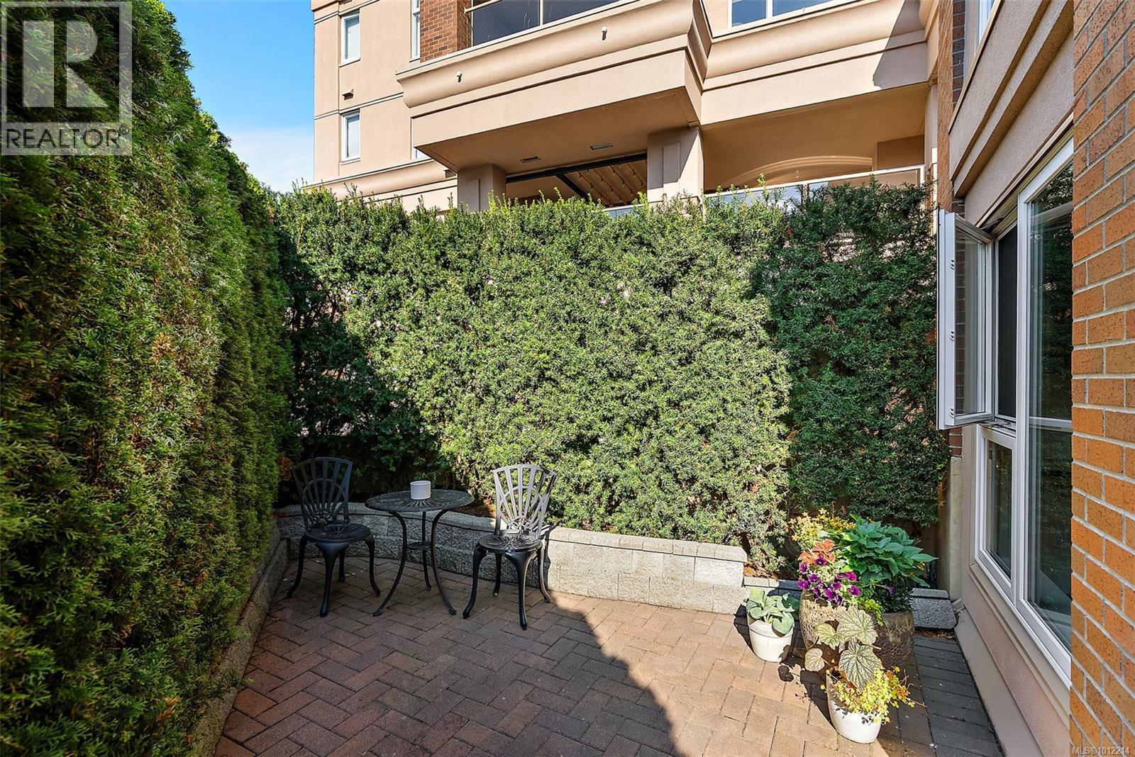 VICTORIA, British Columbia, V9A 7M5, CA, 4 Bedrooms Bedrooms, ,4 BathroomsBathrooms,Residential,For Sale,1947216