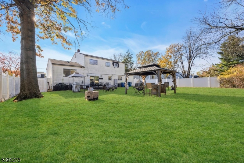 Franklin Twp., New Jersey, 08873, United States, 4 Bedrooms Bedrooms, ,3 BathroomsBathrooms,Residential,For Sale,1988990