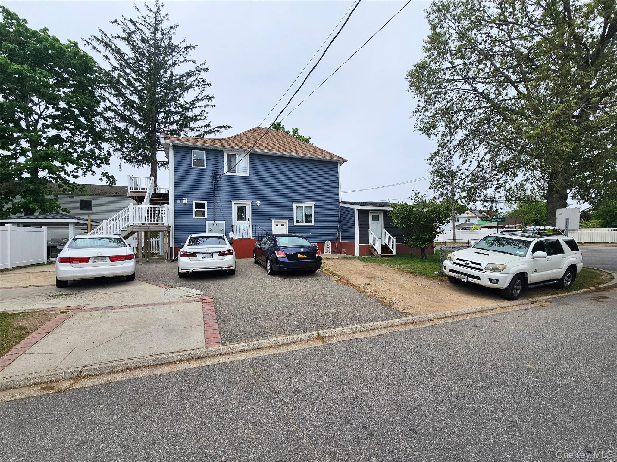Copiague, New York, 11726, United States, 7 Bedrooms Bedrooms, ,3 BathroomsBathrooms,Residential,For Sale,2049033