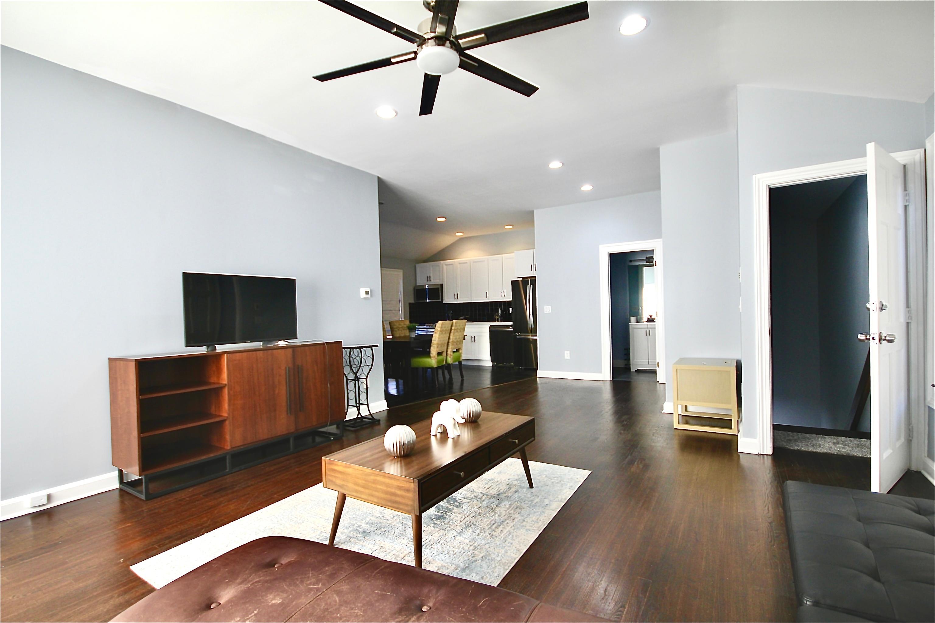 Norwalk, Connecticut, 06850, United States, 7 Bedrooms Bedrooms, ,6 BathroomsBathrooms,Residential,For Sale,1987442