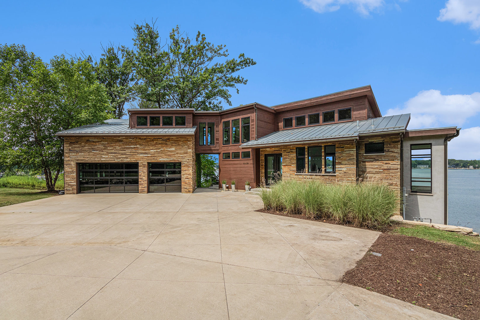 Dowagiac, Michigan, 49047, United States, 4 Bedrooms Bedrooms, ,5 BathroomsBathrooms,Residential,For Sale,1974252