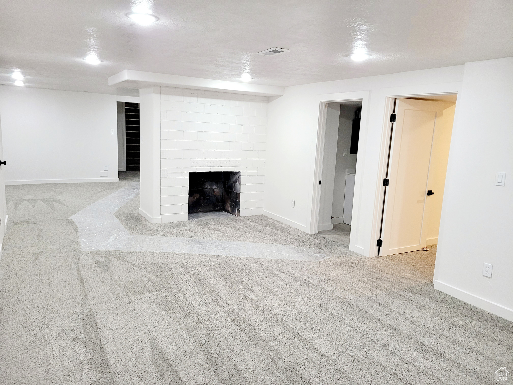 Riverton, Utah, 84065, United States, 6 Bedrooms Bedrooms, ,1 BathroomBathrooms,Residential,For Sale,1709565