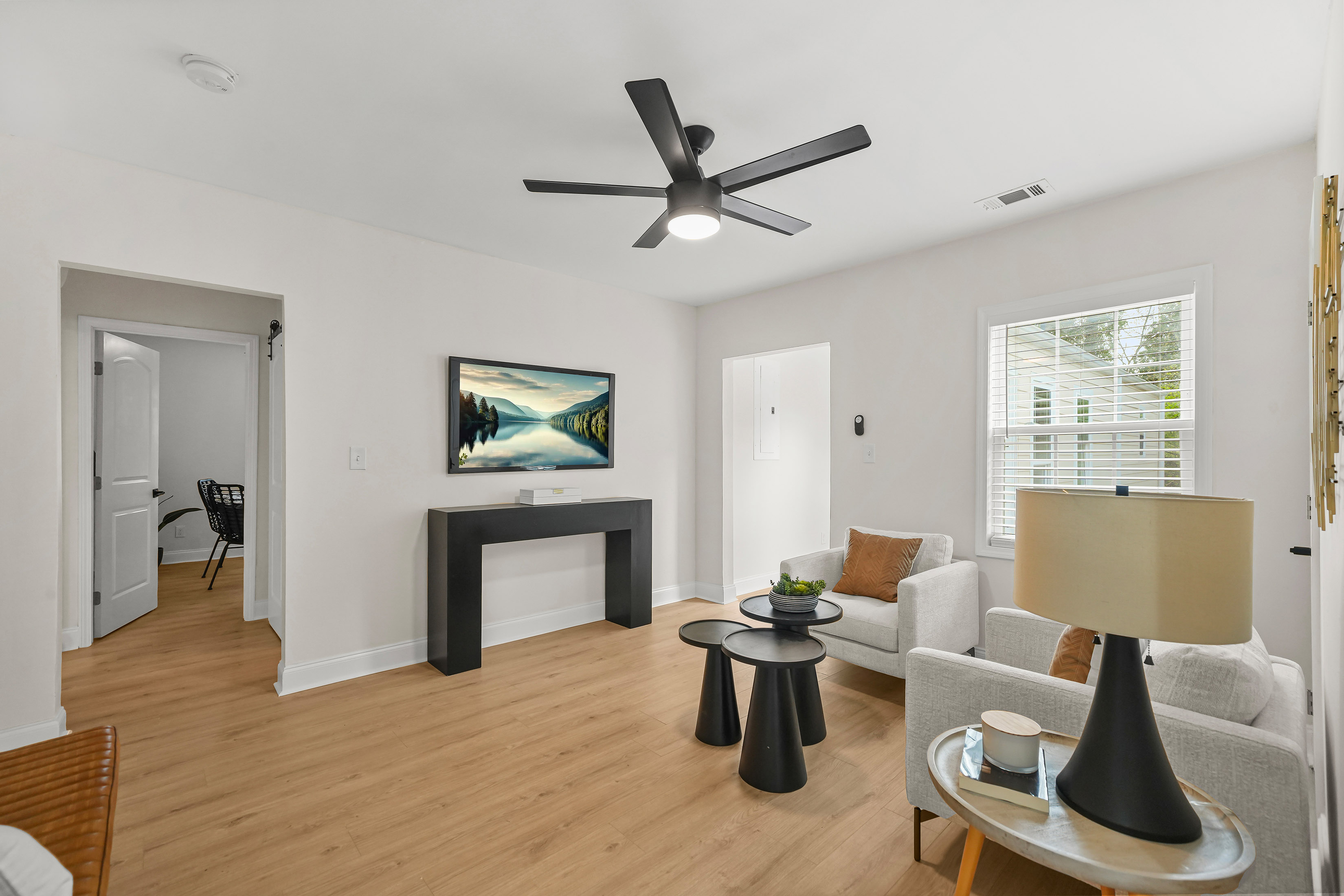  Bright and Beautifully Updated Bungalow in Venetian Hills - 物件實景