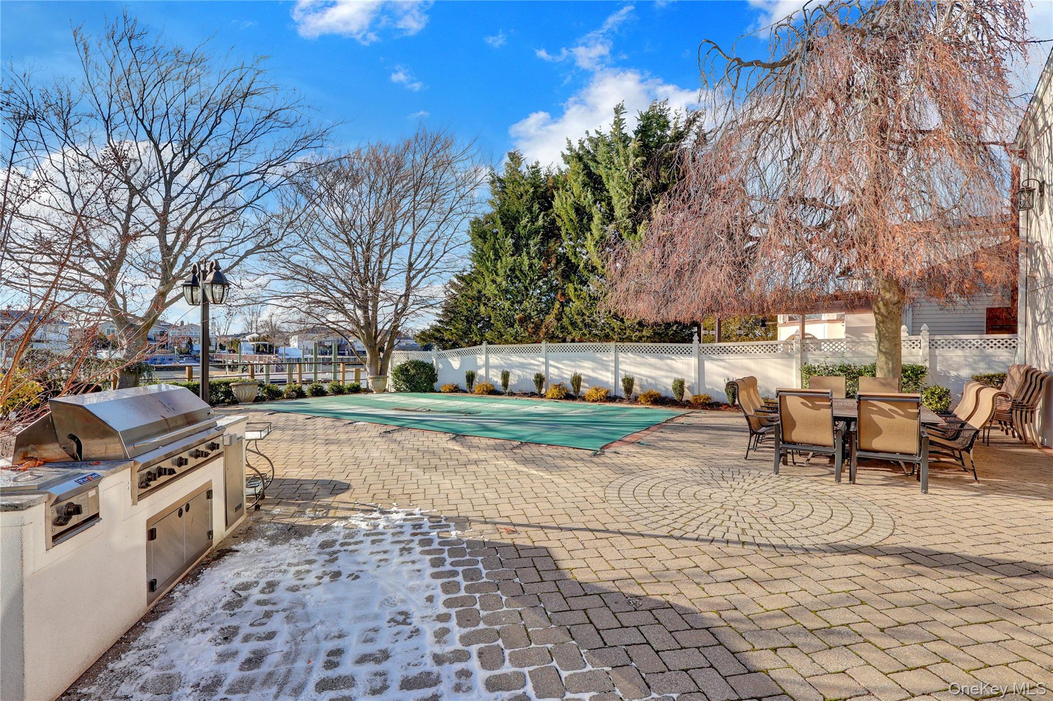 Bellmore, New York, 11710, United States, 4 Bedrooms Bedrooms, ,3 BathroomsBathrooms,Residential,For Sale,2013252