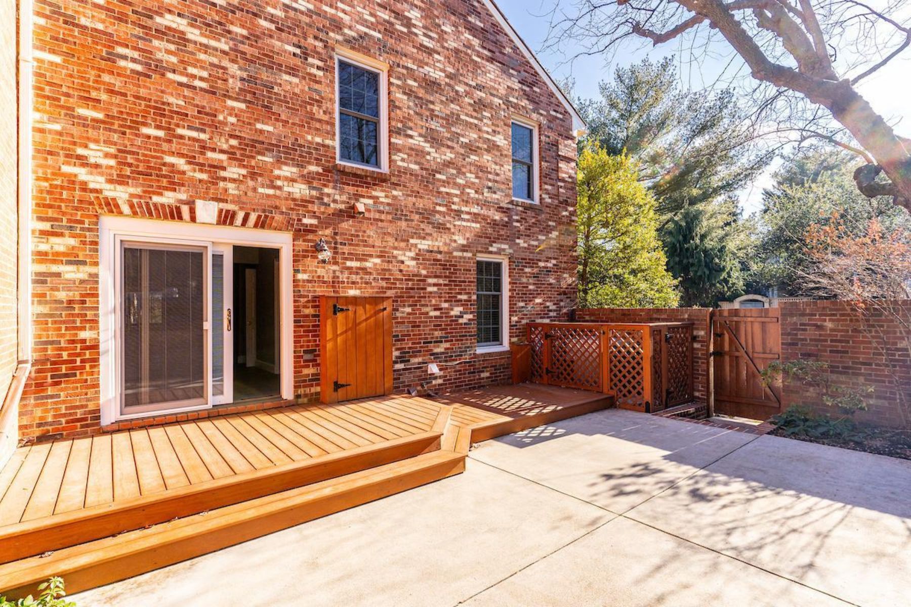  7348 Lewinsville Square Place, Mclean, VA, 22101 - 物件實景