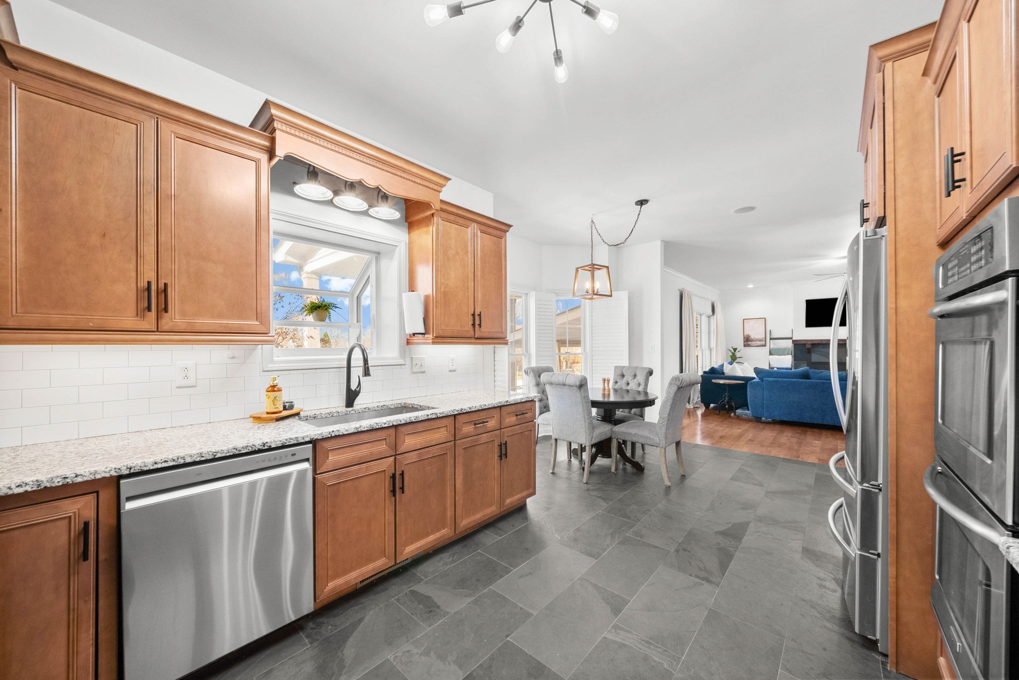 Clarksville, Tennessee, 37043, United States, 5 Bedrooms Bedrooms, ,3 BathroomsBathrooms,Residential,For Sale,2009051