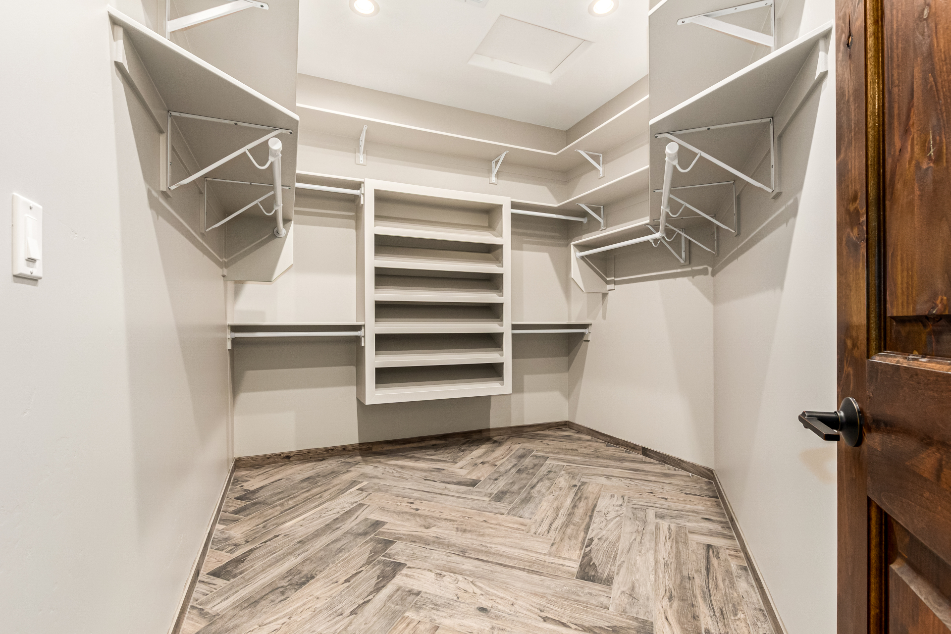 Wickenburg, Arizona, 85390, United States, 4 Bedrooms Bedrooms, ,3 BathroomsBathrooms,Residential,For Sale,2000369