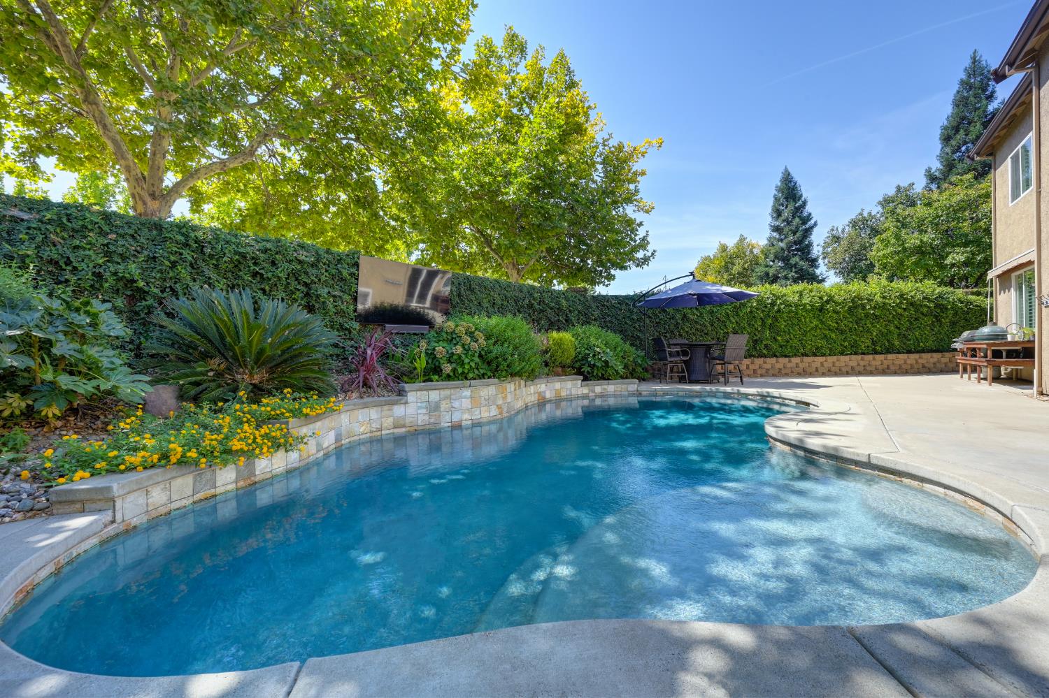 Roseville, California, 95747, United States, 6 Bedrooms Bedrooms, ,4 BathroomsBathrooms,Residential,For Sale,1940337