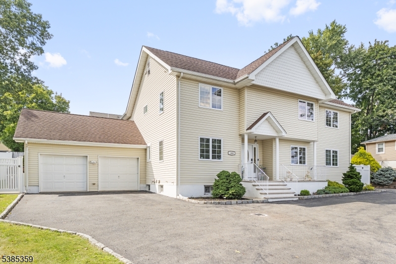 Wayne Twp., New Jersey, 07470, United States, 5 Bedrooms Bedrooms, ,3 BathroomsBathrooms,Residential,For Sale,1947958