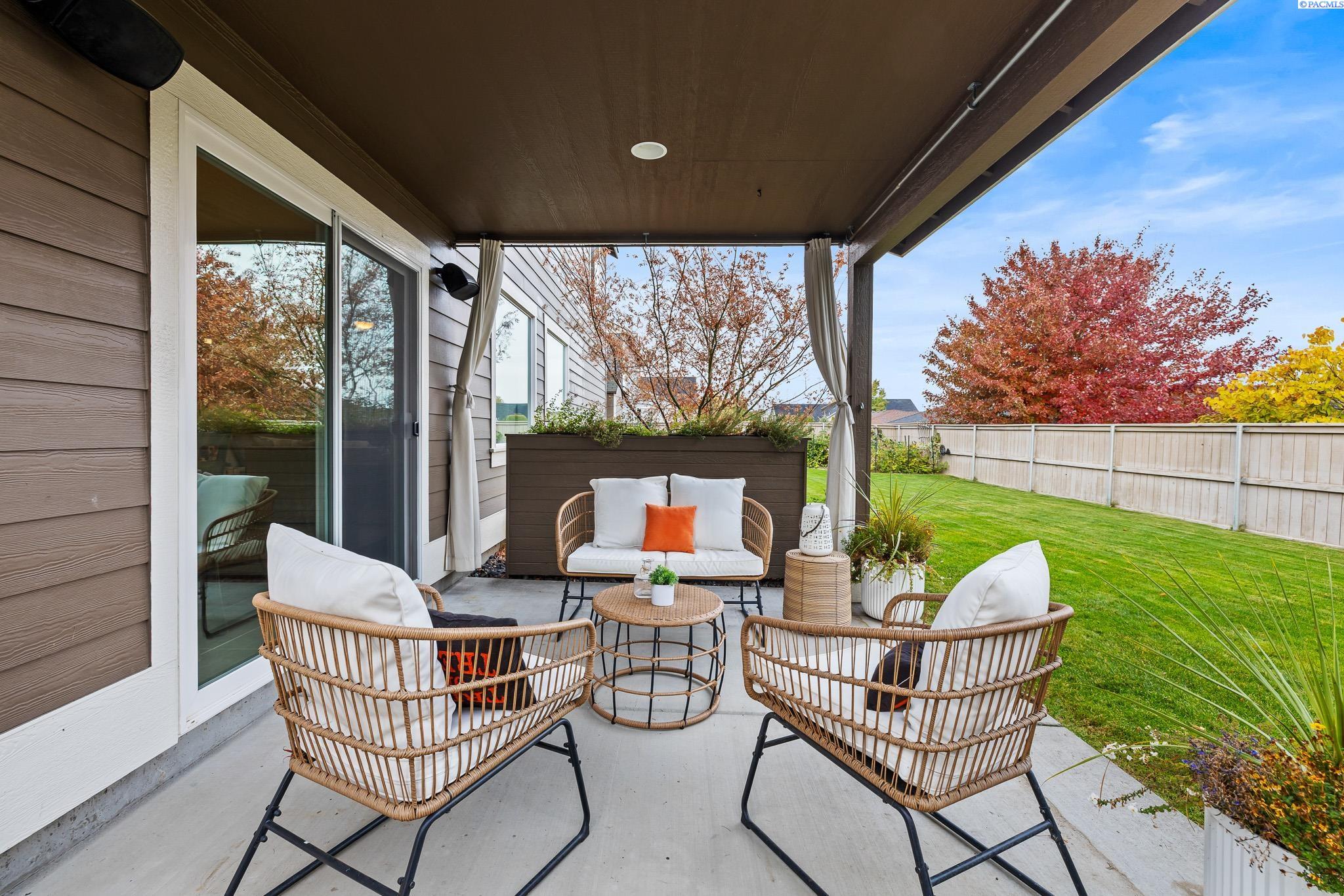 Kennewick, Washington, 99338, United States, 4 Bedrooms Bedrooms, ,3 BathroomsBathrooms,Residential,For Sale,1982934