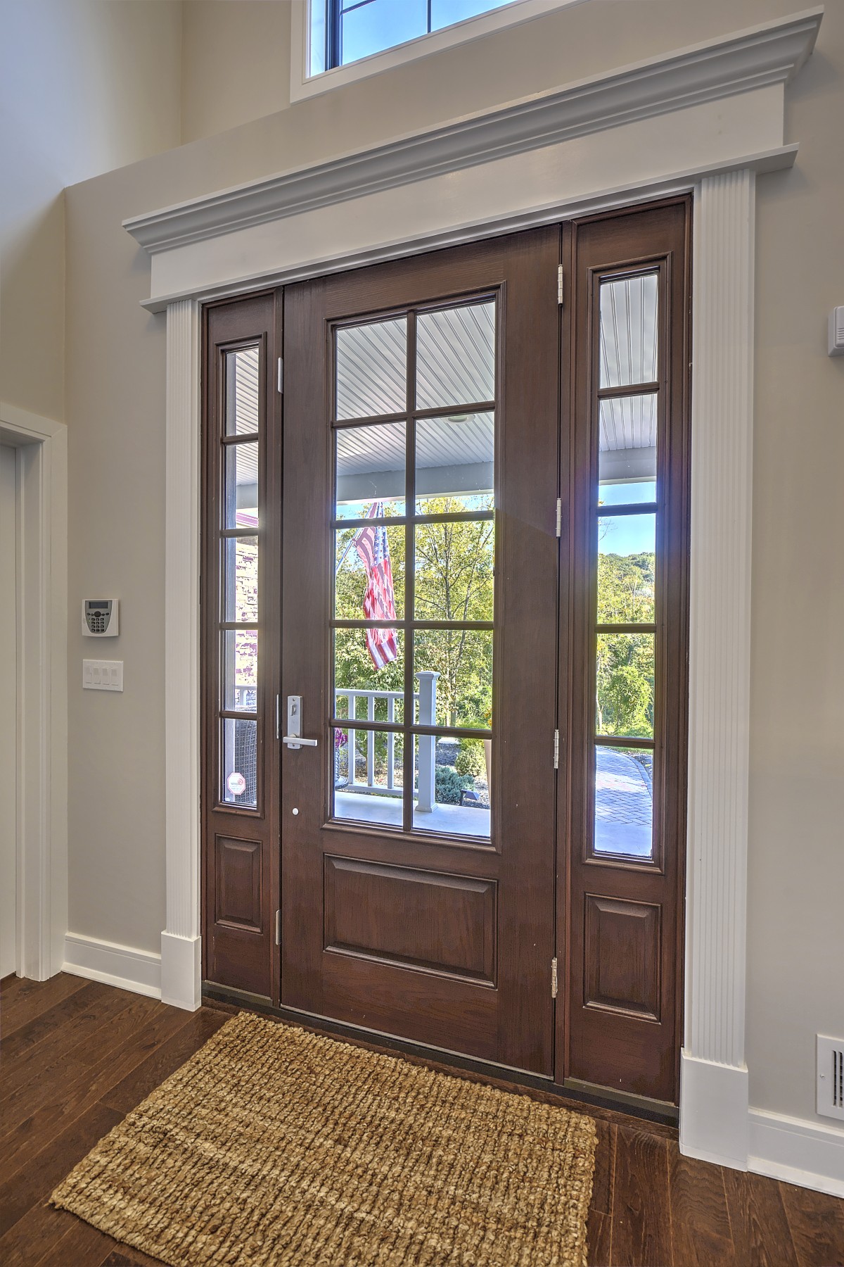  Custom Built Home Blends Classic Elegance with Modern Amenities - 物件實景