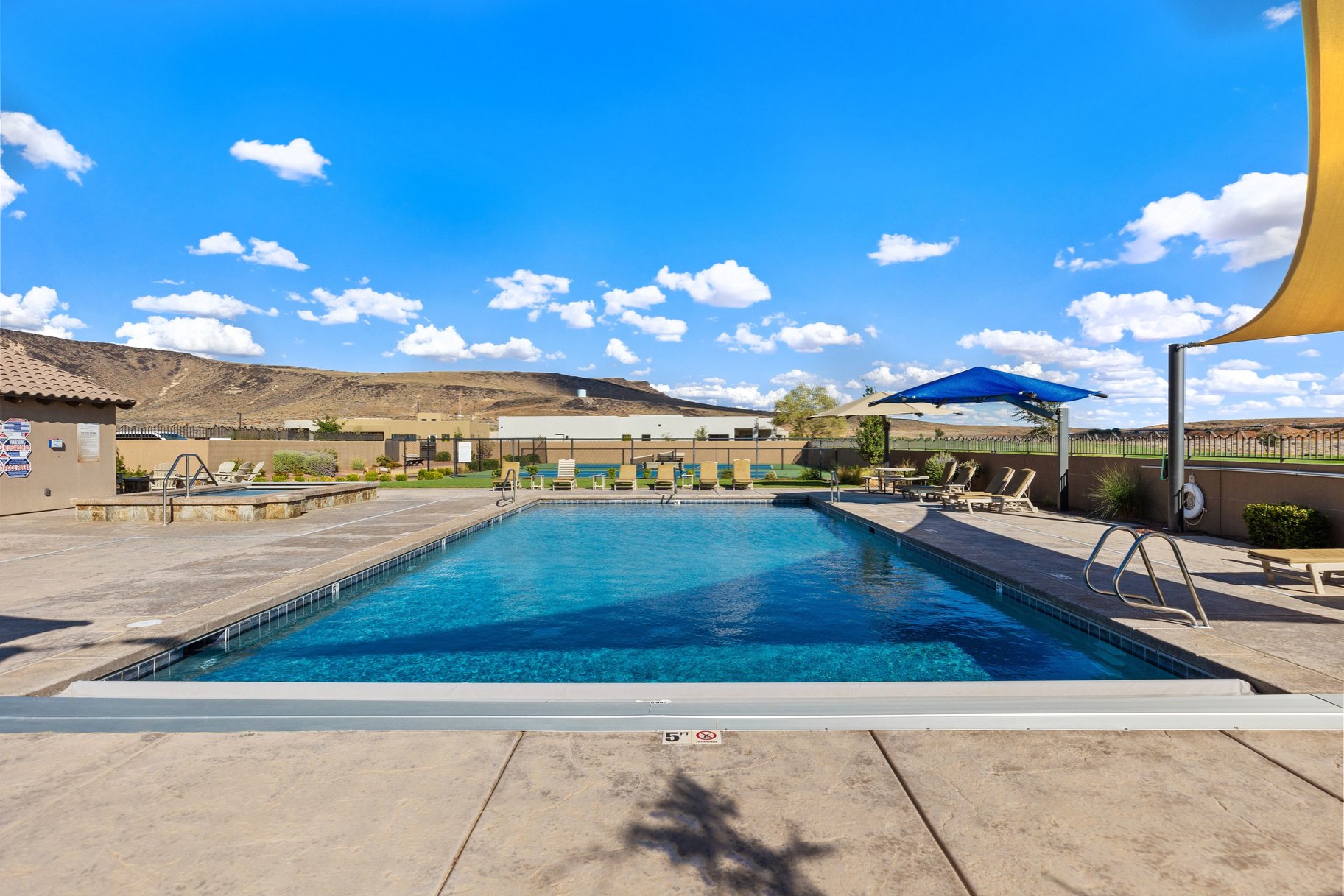  Desert Fairway Retreat with Short Term Investment Opportunity - 物件實景