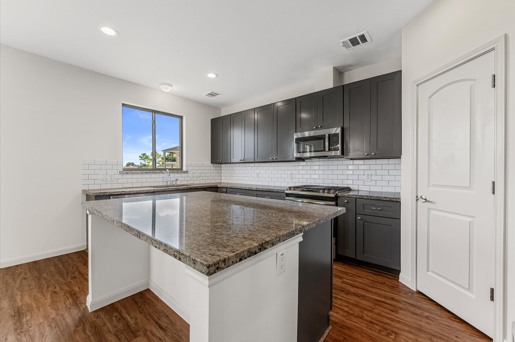 Richmond, Texas, 77407, United States, 5 Bedrooms Bedrooms, ,5 BathroomsBathrooms,Residential,For Sale,1937061