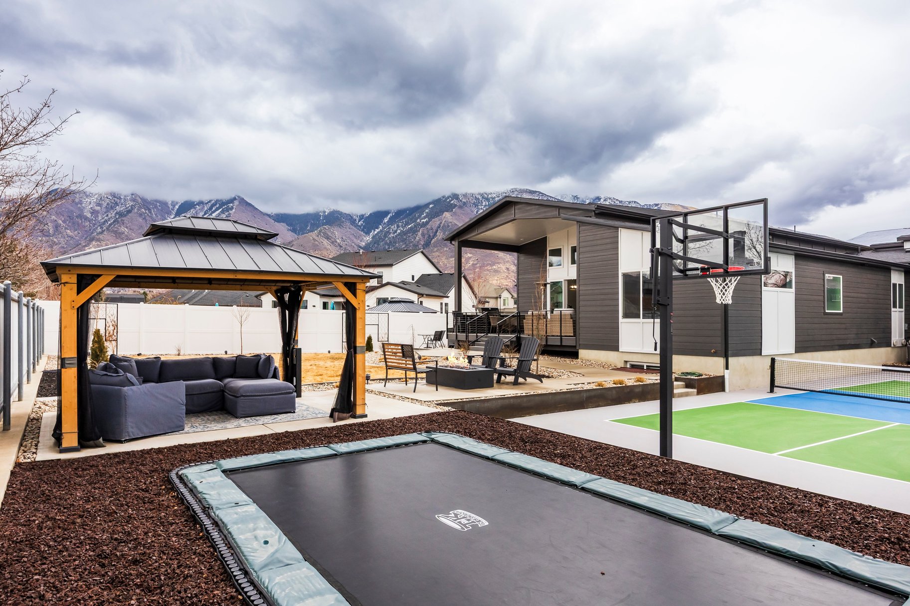  Luxury Inside and Out with Mountain Views - 物件實景