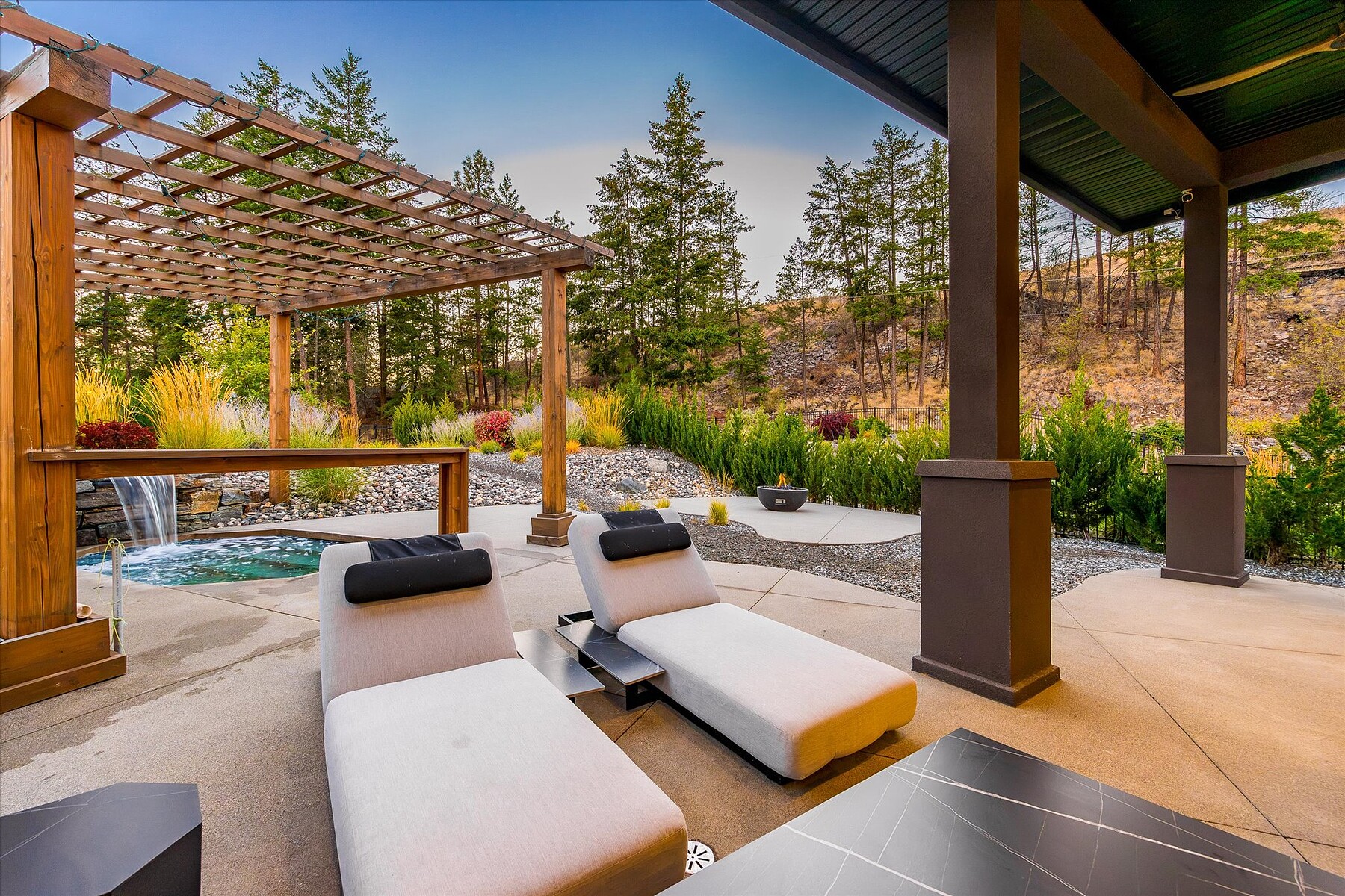  Contemporary Home in Lakestone - 物件實景