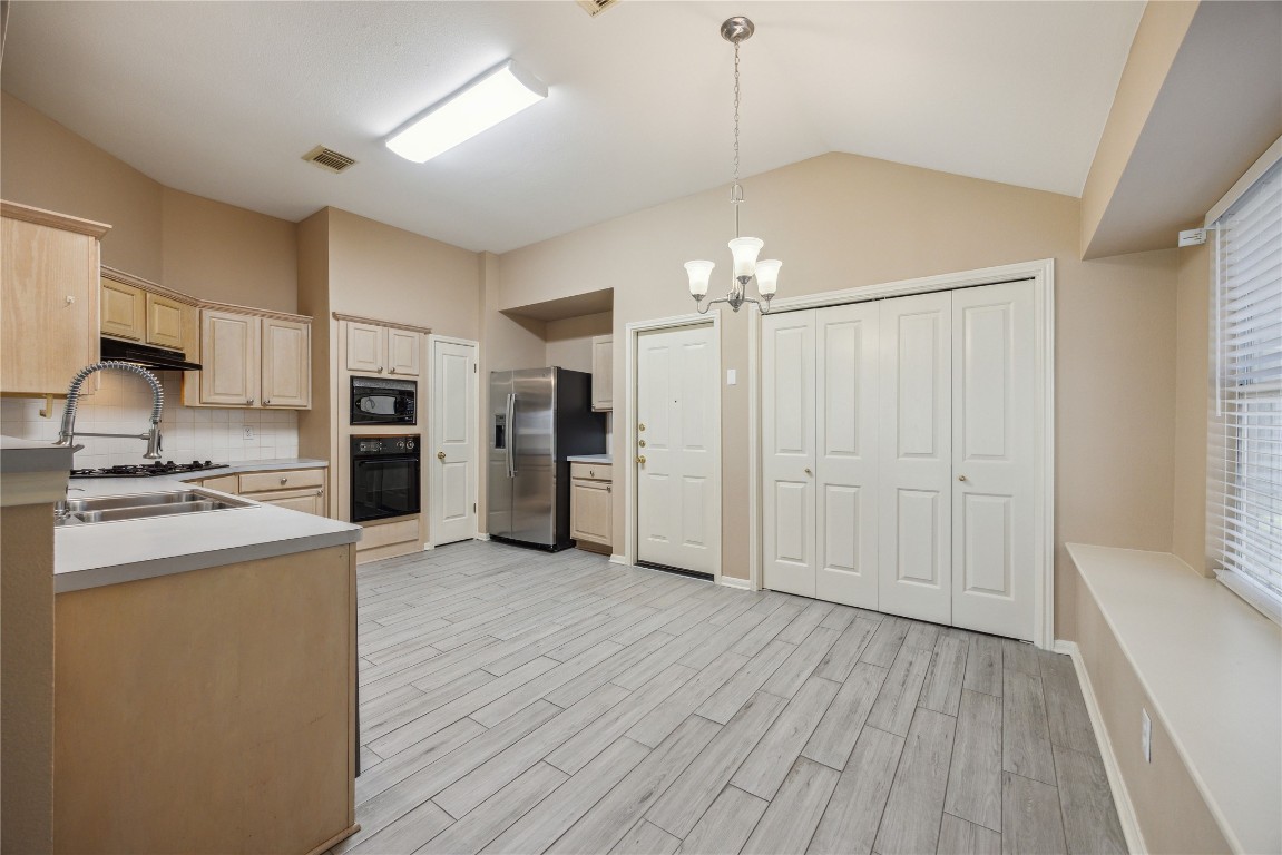 Austin, Texas, 78749, United States, 3 Bedrooms Bedrooms, ,2 BathroomsBathrooms,Residential,For Sale,1759172