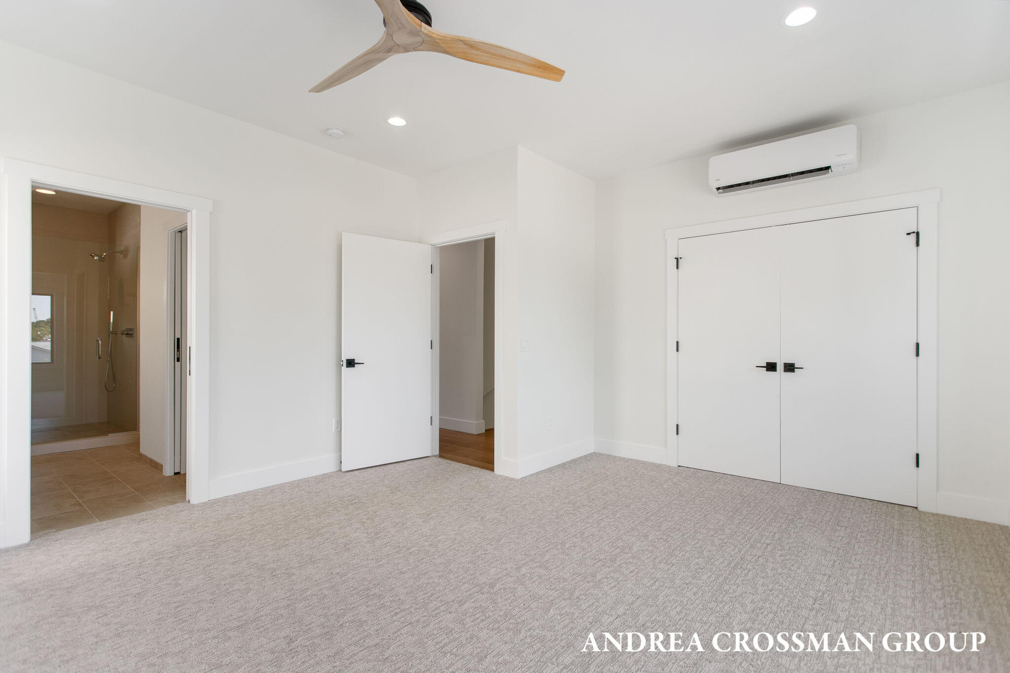 South Haven, Michigan, 49090, United States, 3 Bedrooms Bedrooms, ,3 BathroomsBathrooms,Residential,For Sale,1987512