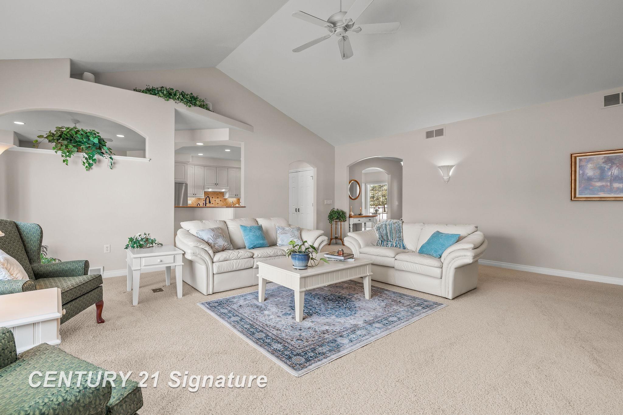 Freeland, Michigan, 48623, United States, 5 Bedrooms Bedrooms, ,4 BathroomsBathrooms,Residential,For Sale,1973671