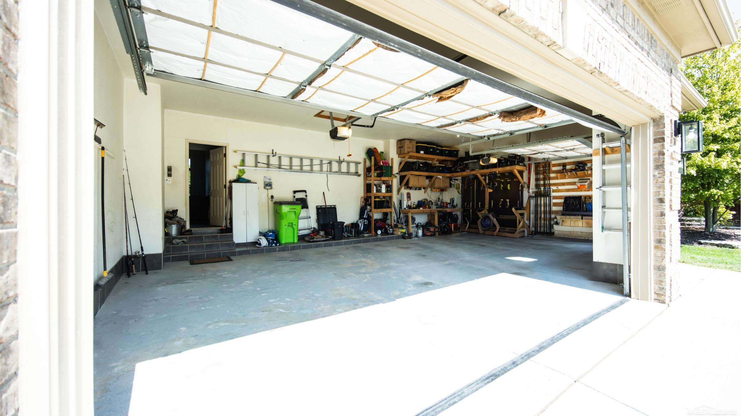 Macomb, Michigan, 48044, United States, 4 Bedrooms Bedrooms, ,3 BathroomsBathrooms,Residential,For Sale,2005234