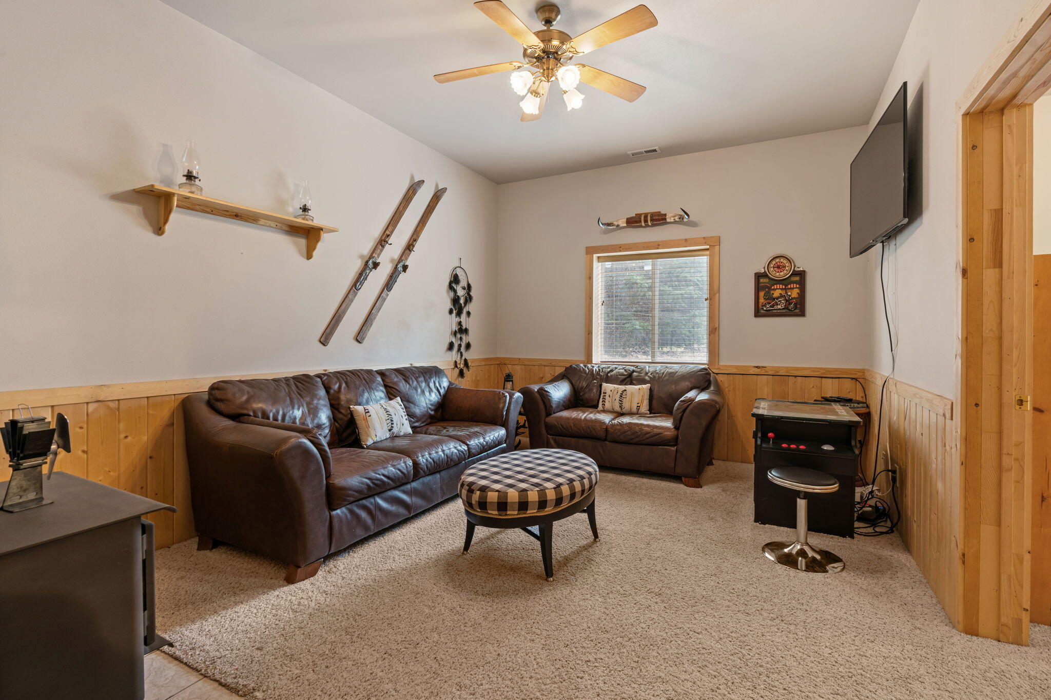 Parowan, Utah, 84761, United States, 5 Bedrooms Bedrooms, ,5 BathroomsBathrooms,Residential,For Sale,1976313