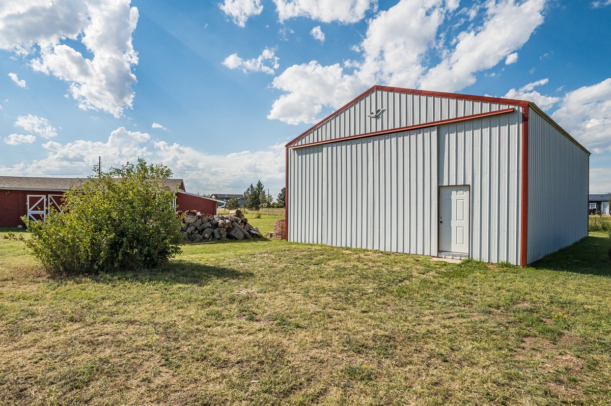 Cheyenne, Wyoming, 82009, United States, 3 Bedrooms Bedrooms, ,2 BathroomsBathrooms,Residential,For Sale,1976817