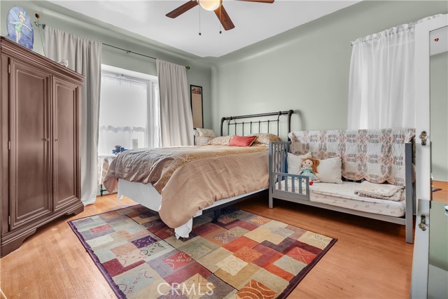 Huntington Park, California, 90255, United States, 4 Bedrooms Bedrooms, ,Residential,For Sale,1987109