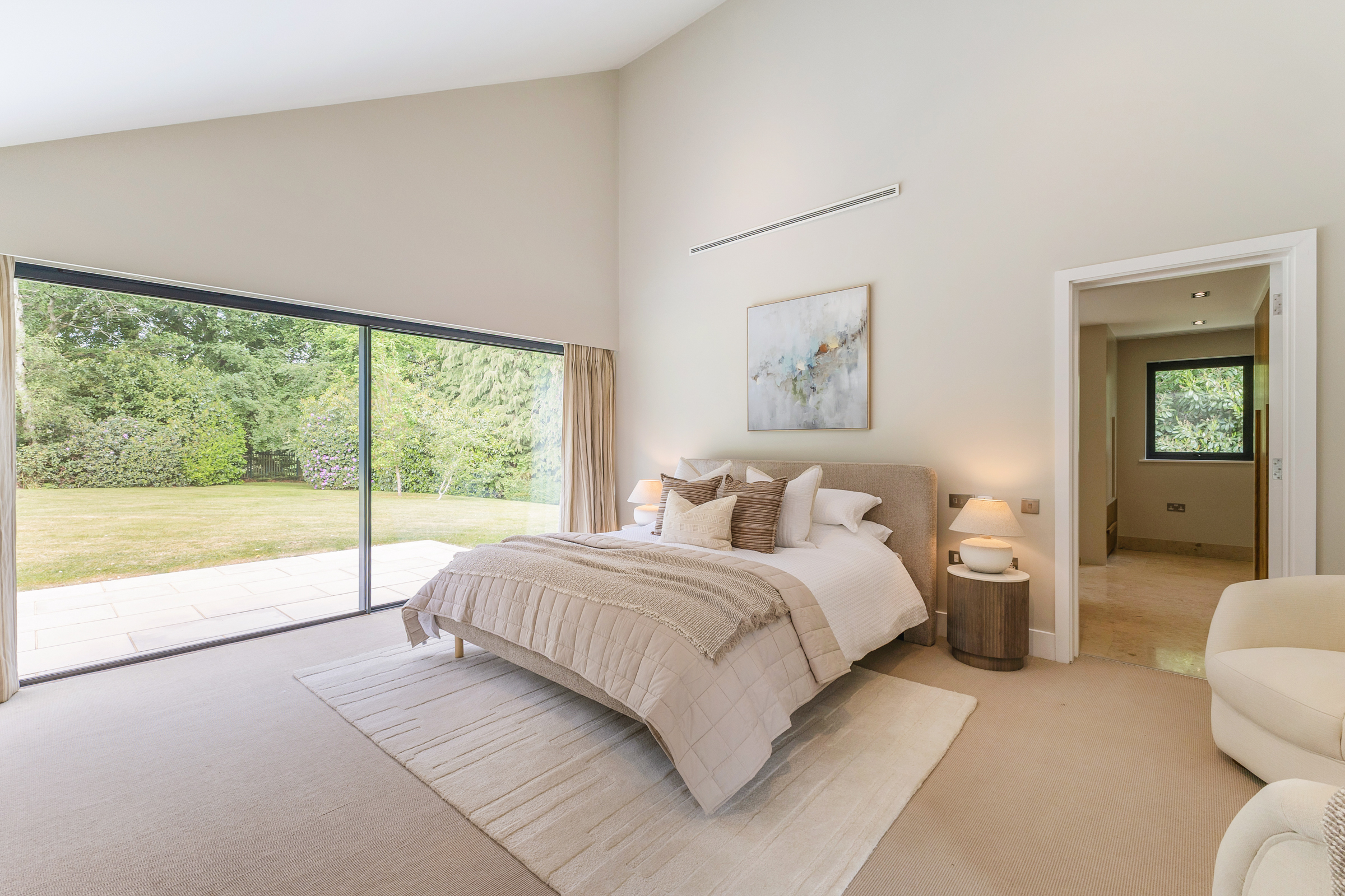  A Contemporary Five-Bedroom House with direct access onto Wentworth golf course - 物件實景
