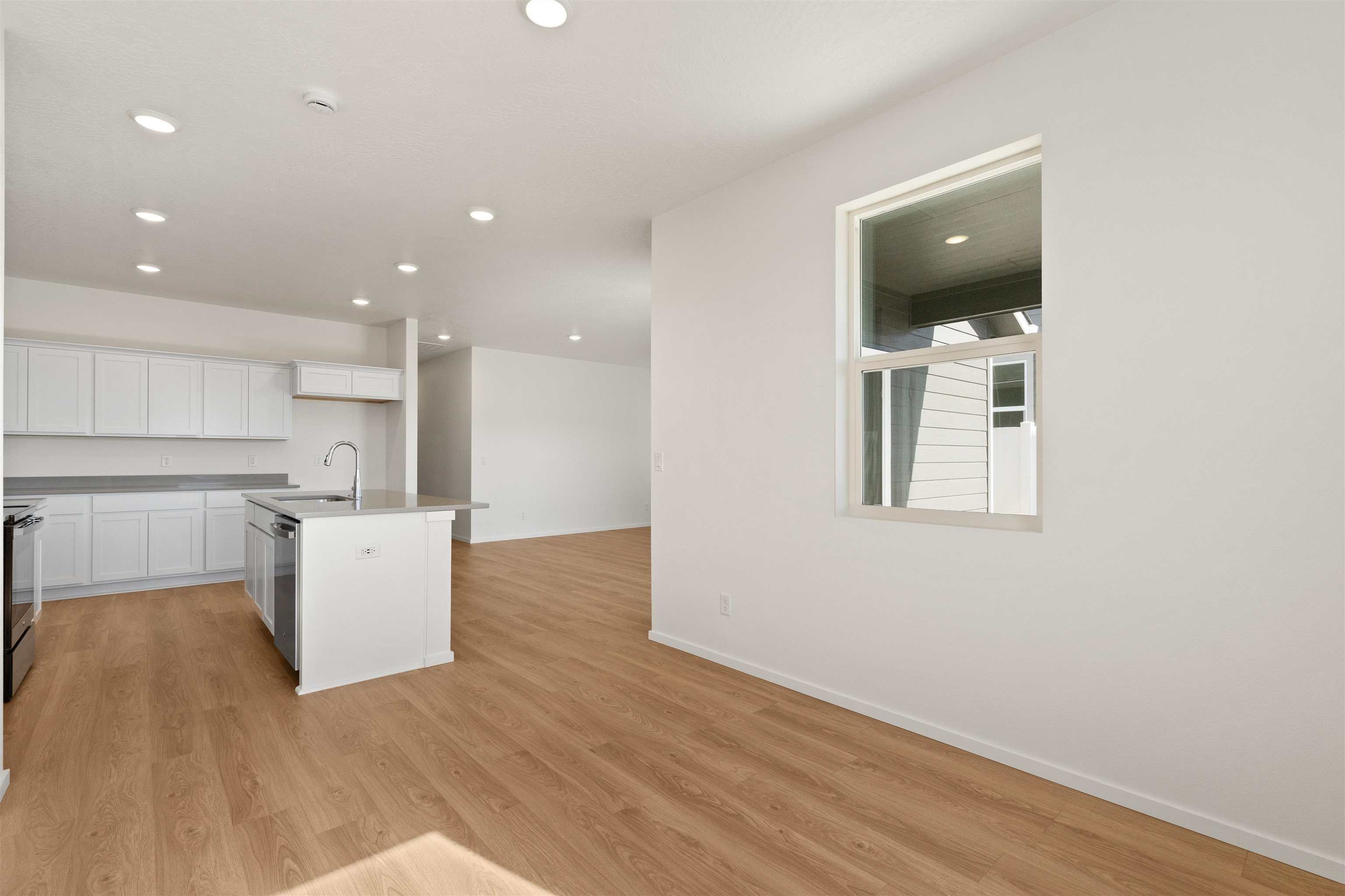 Deer Park, Washington, 99006, United States, 3 Bedrooms Bedrooms, ,2 BathroomsBathrooms,Residential,For Sale,1954532