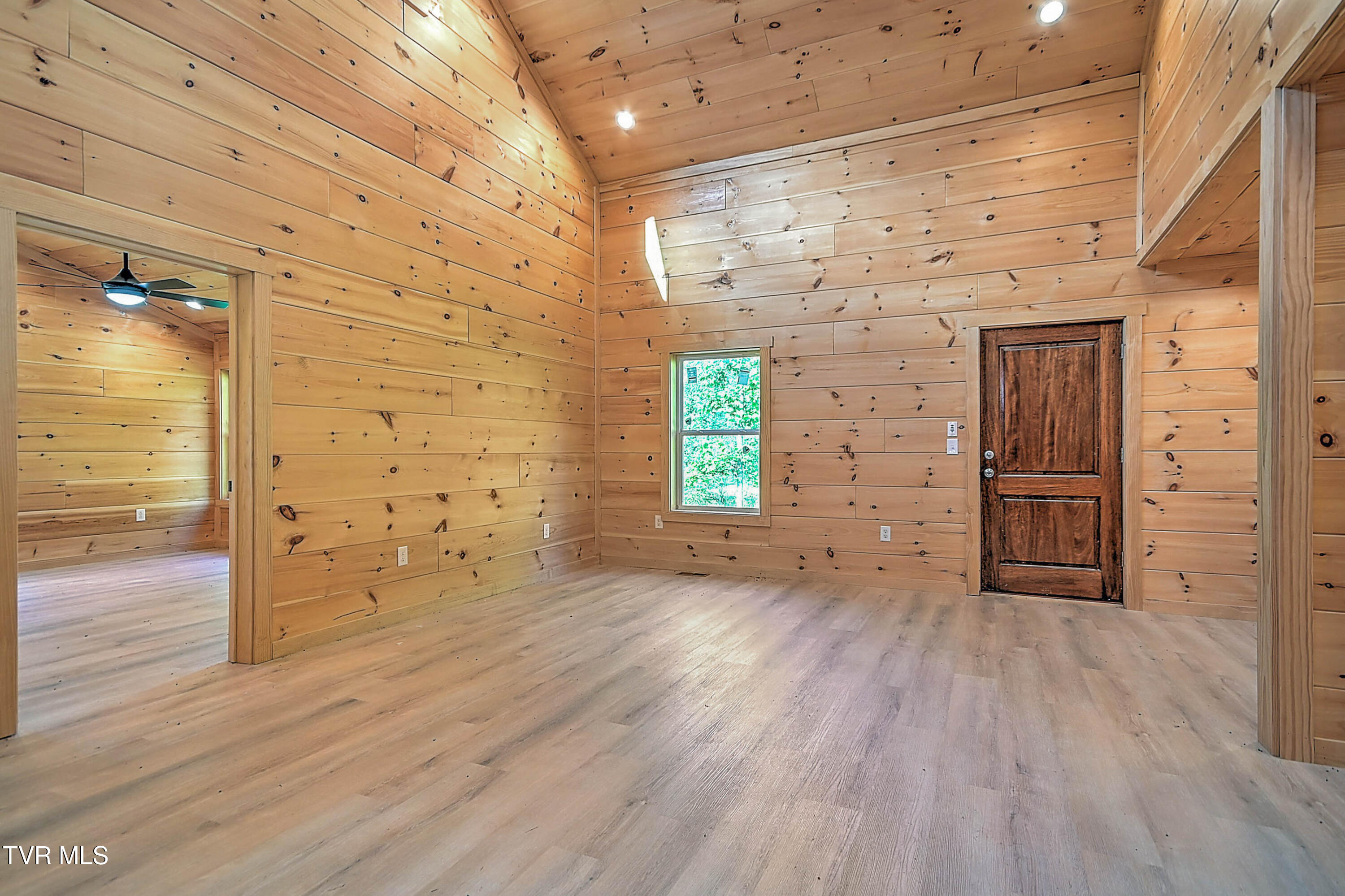 Greeneville, Tennessee, 37743, United States, 4 Bedrooms Bedrooms, ,3 BathroomsBathrooms,Residential,For Sale,1976358