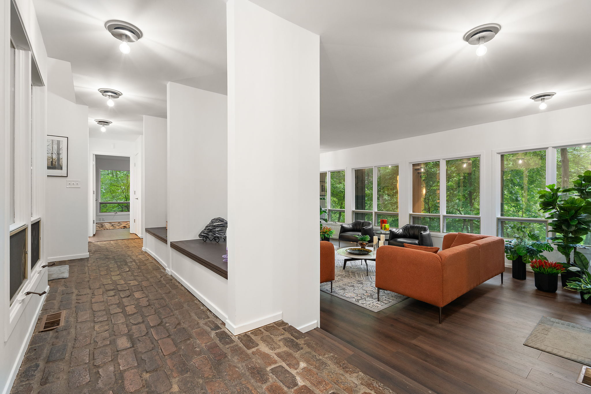  Modern Contemporary Home Nestled on a 1.3 Acre Wooded Lot - 物件實景