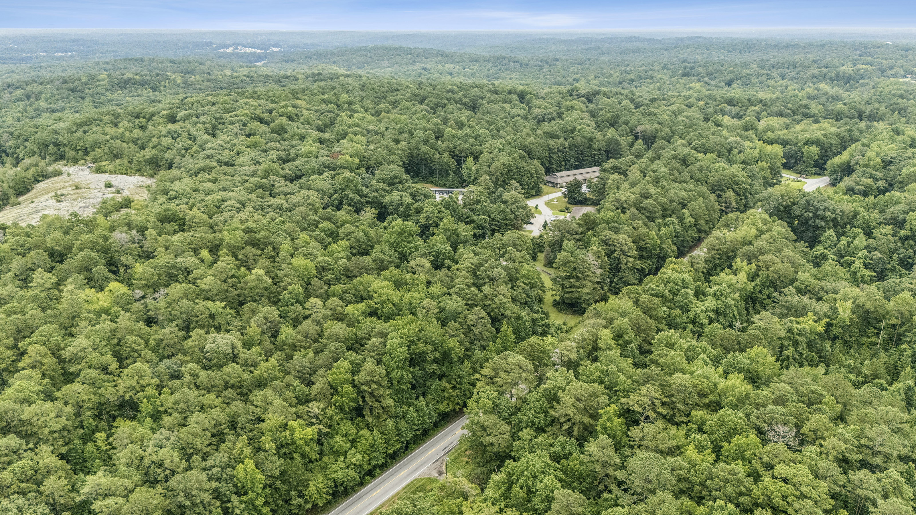  Incredible Opportunity on Over Ten Acres in Prime Stockbridge Location - 物件實景