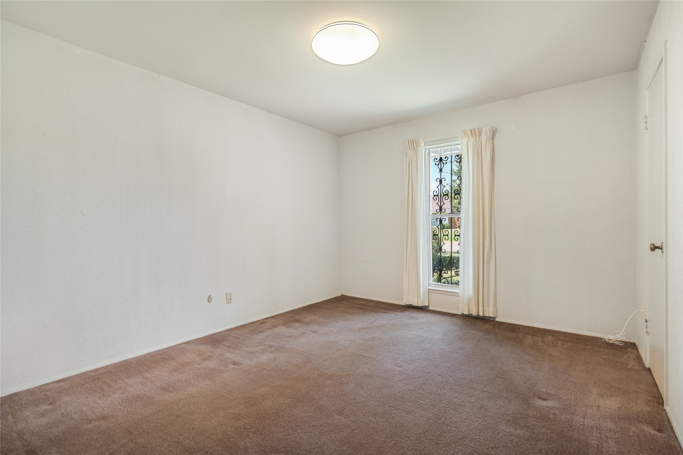 Dallas, Texas, 75244, United States, 4 Bedrooms Bedrooms, ,2 BathroomsBathrooms,Residential,For Sale,1991036