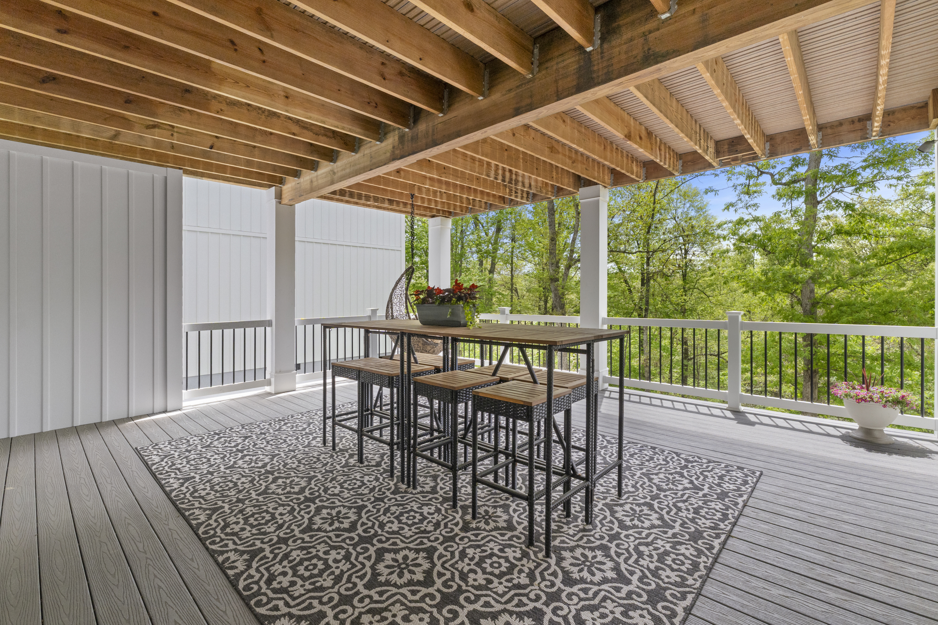 Huntington, West Virginia, 25701, United States, 6 Bedrooms Bedrooms, ,6 BathroomsBathrooms,Residential,For Sale,1977823