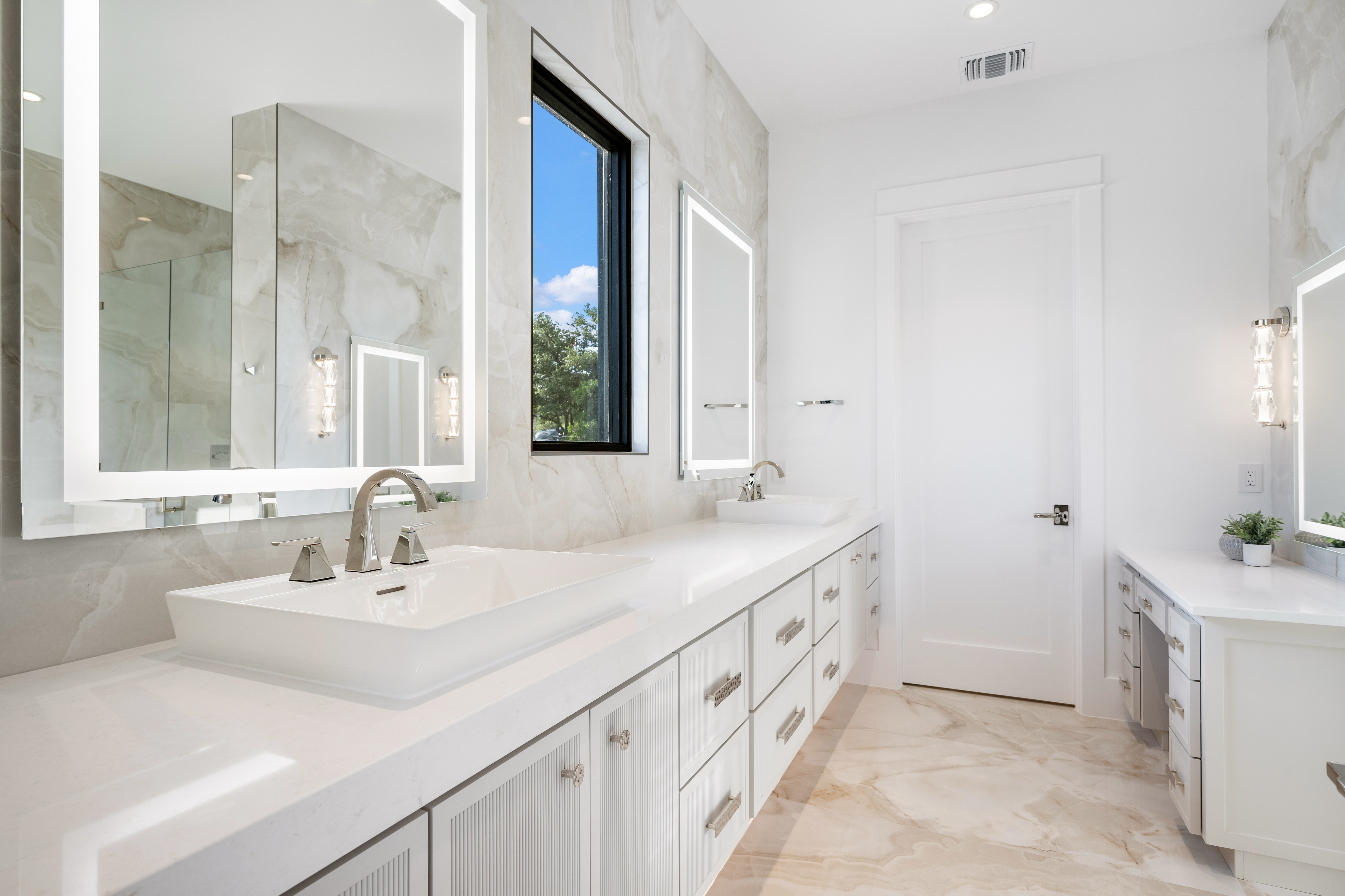  Architectural Lakefront Masterpiece on Skyline Drive by Paul Allen Custom Homes - 物件實景