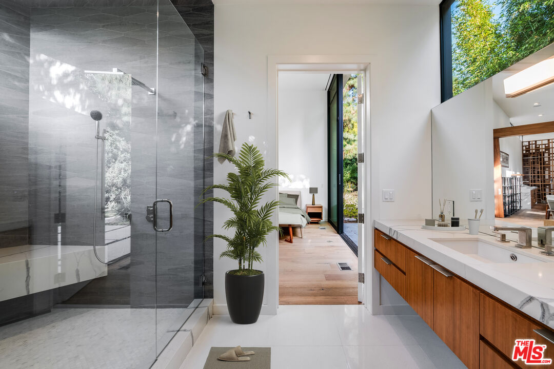 Beverly Hills, California, 90210, United States, 7 Bedrooms Bedrooms, ,2 BathroomsBathrooms,Residential,For Sale,1896171