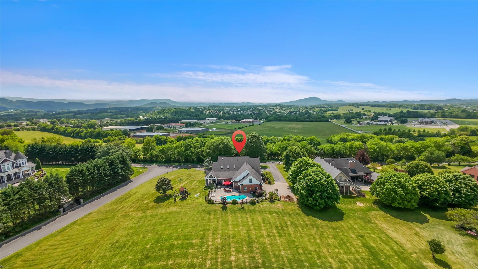 Sevierville, Tennessee, 37876-5201, United States, 3 Bedrooms Bedrooms, ,4 BathroomsBathrooms,Residential,For Sale,1810595