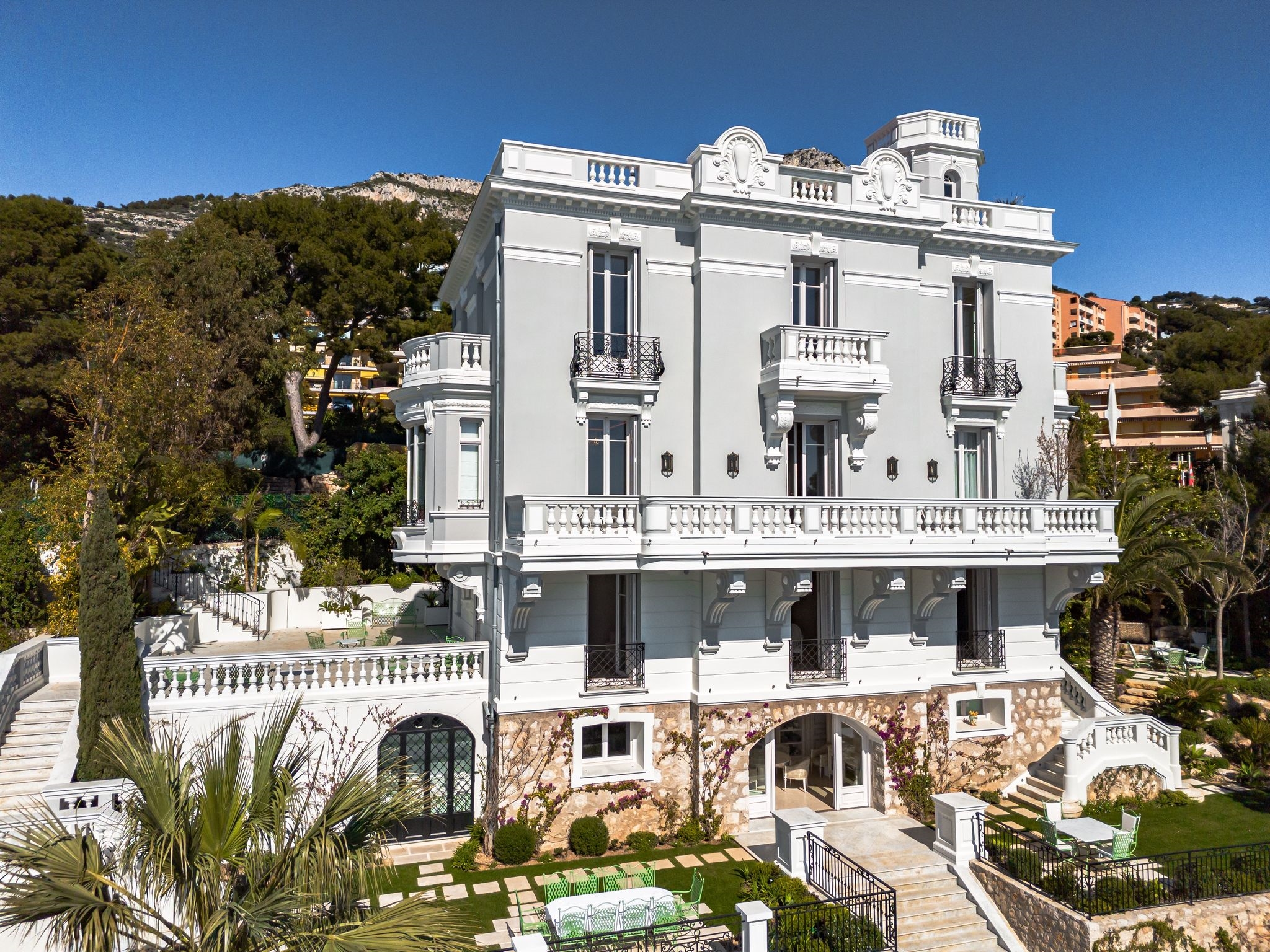  Prestigious villa in Cap d’Ail with panoramic sea views – 7 bedrooms, pool - 物件實景