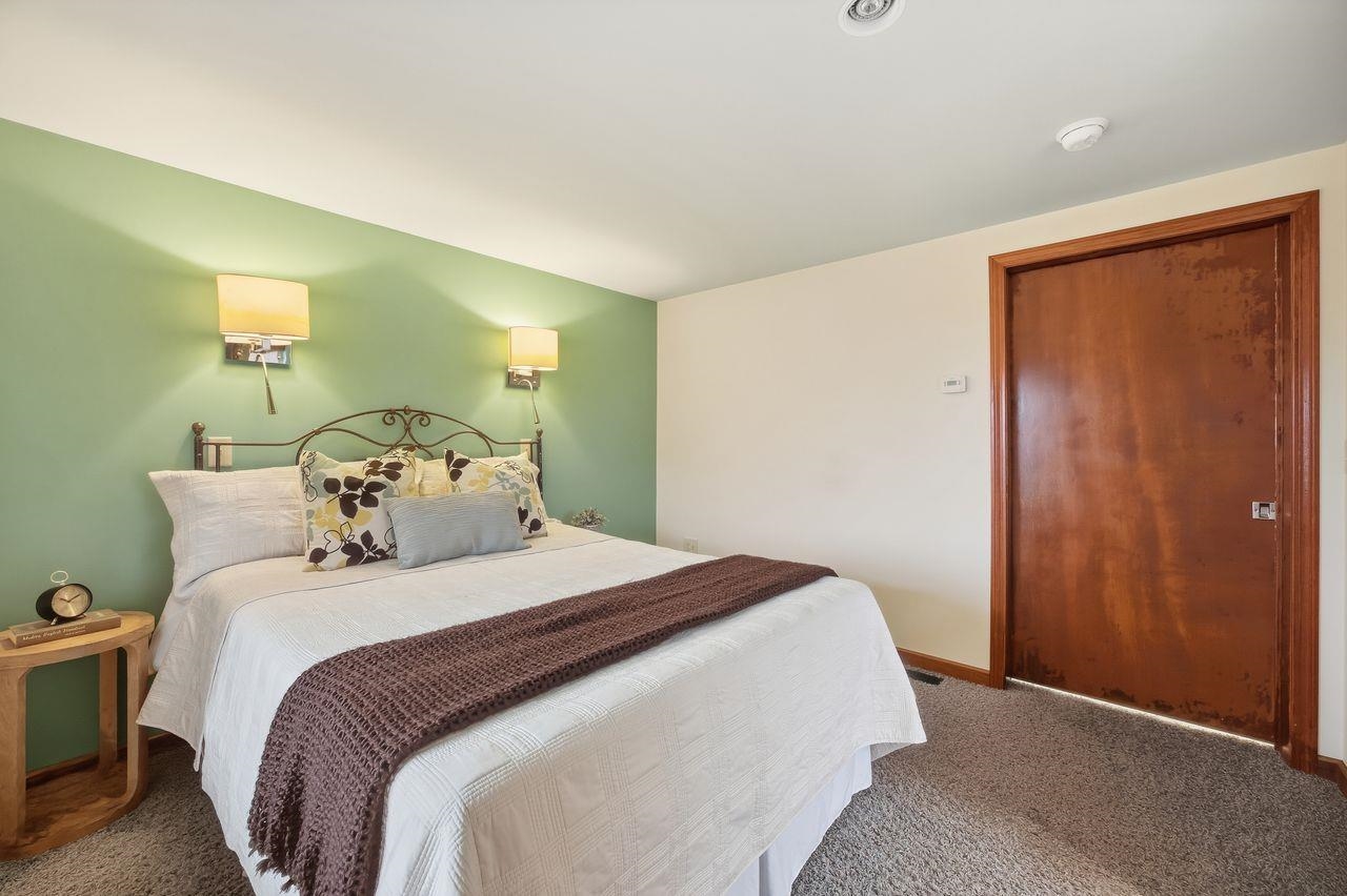 Meredith, New Hampshire, 03253, United States, 2 Bedrooms Bedrooms, ,3 BathroomsBathrooms,Residential,For Sale,1988258