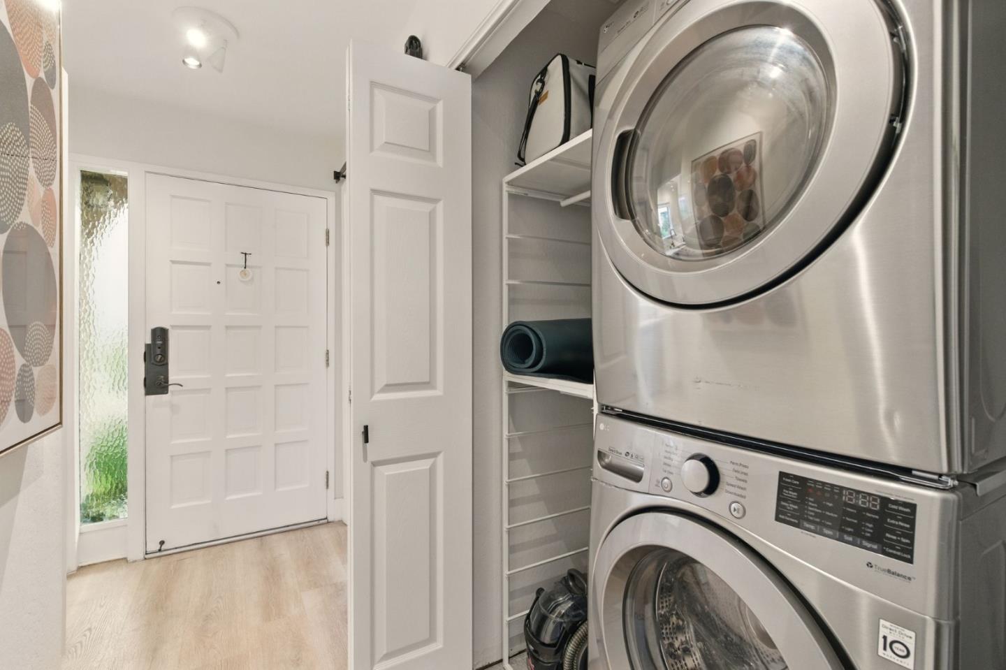 Redwood City, California, 94061, United States, 2 Bedrooms Bedrooms, ,2 BathroomsBathrooms,Residential,For Sale,1939349