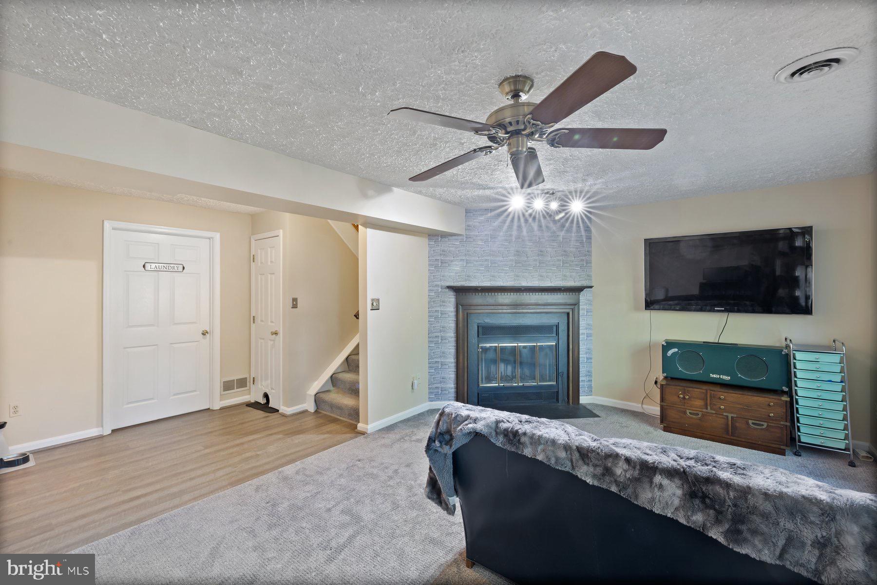 Centreville, Virginia, 20121, United States, 3 Bedrooms Bedrooms, ,4 BathroomsBathrooms,Residential,For Sale,1974352