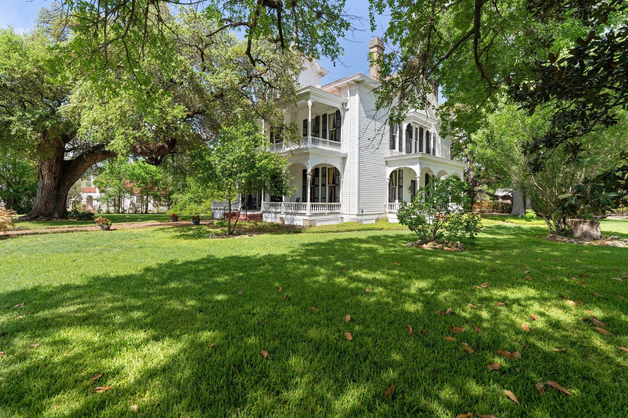  351 E Colorado Street, La Grange, TX, 78945 - 物件實景