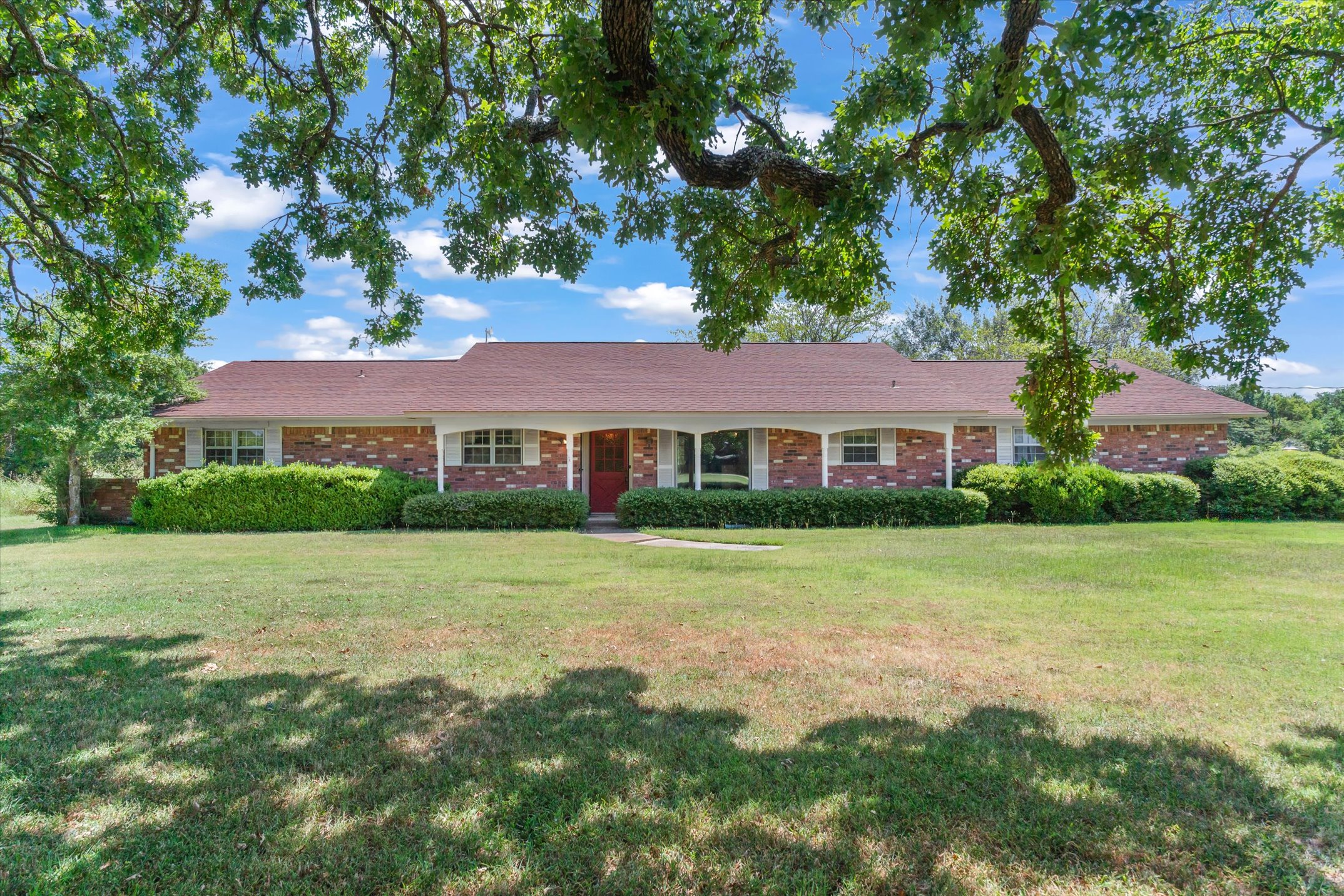 Wills Point, Texas, 75169, United States, 3 Bedrooms Bedrooms, ,3 BathroomsBathrooms,Residential,For Sale,1978262