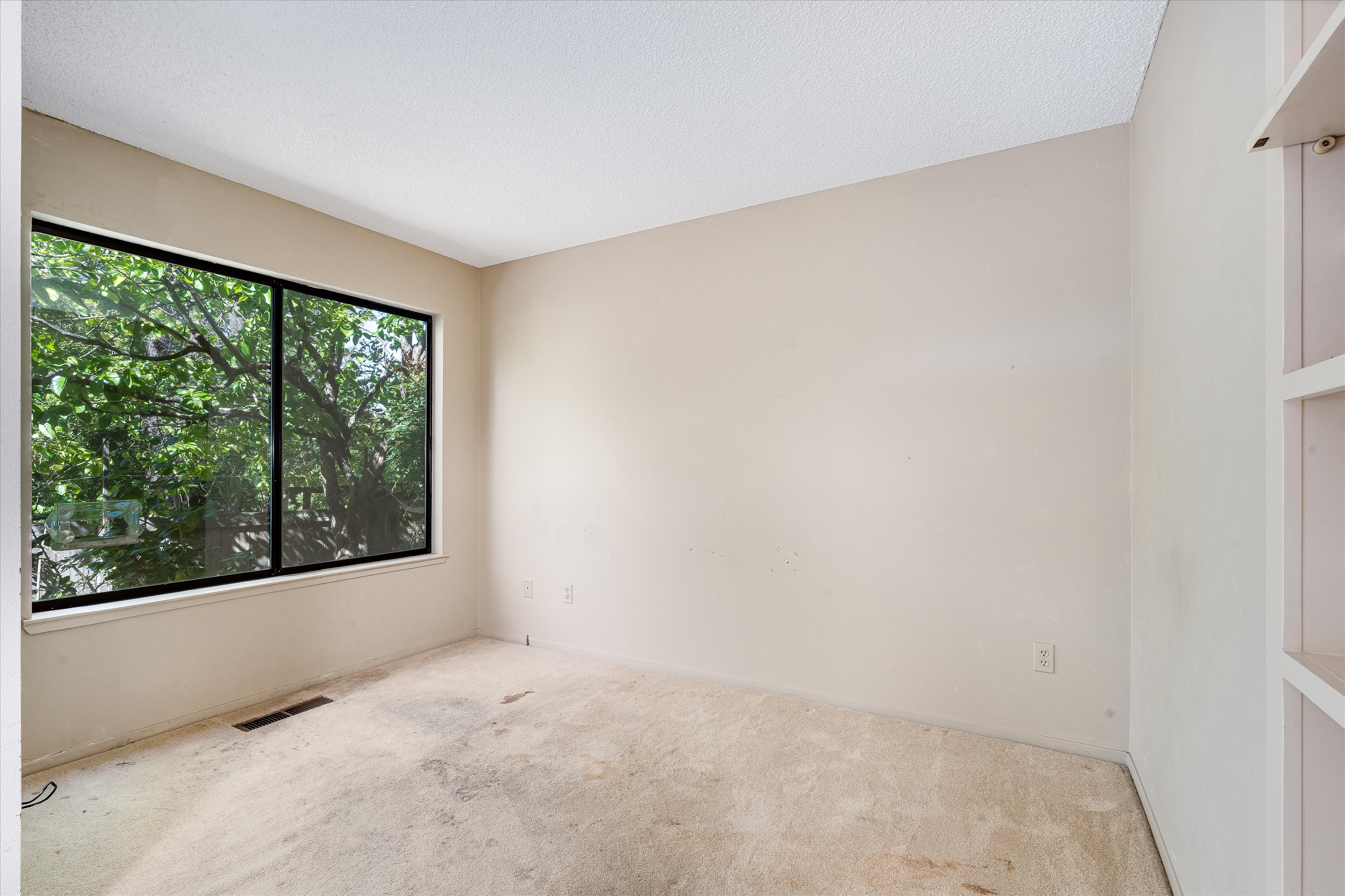  21350 Via Colombard - 物件實景