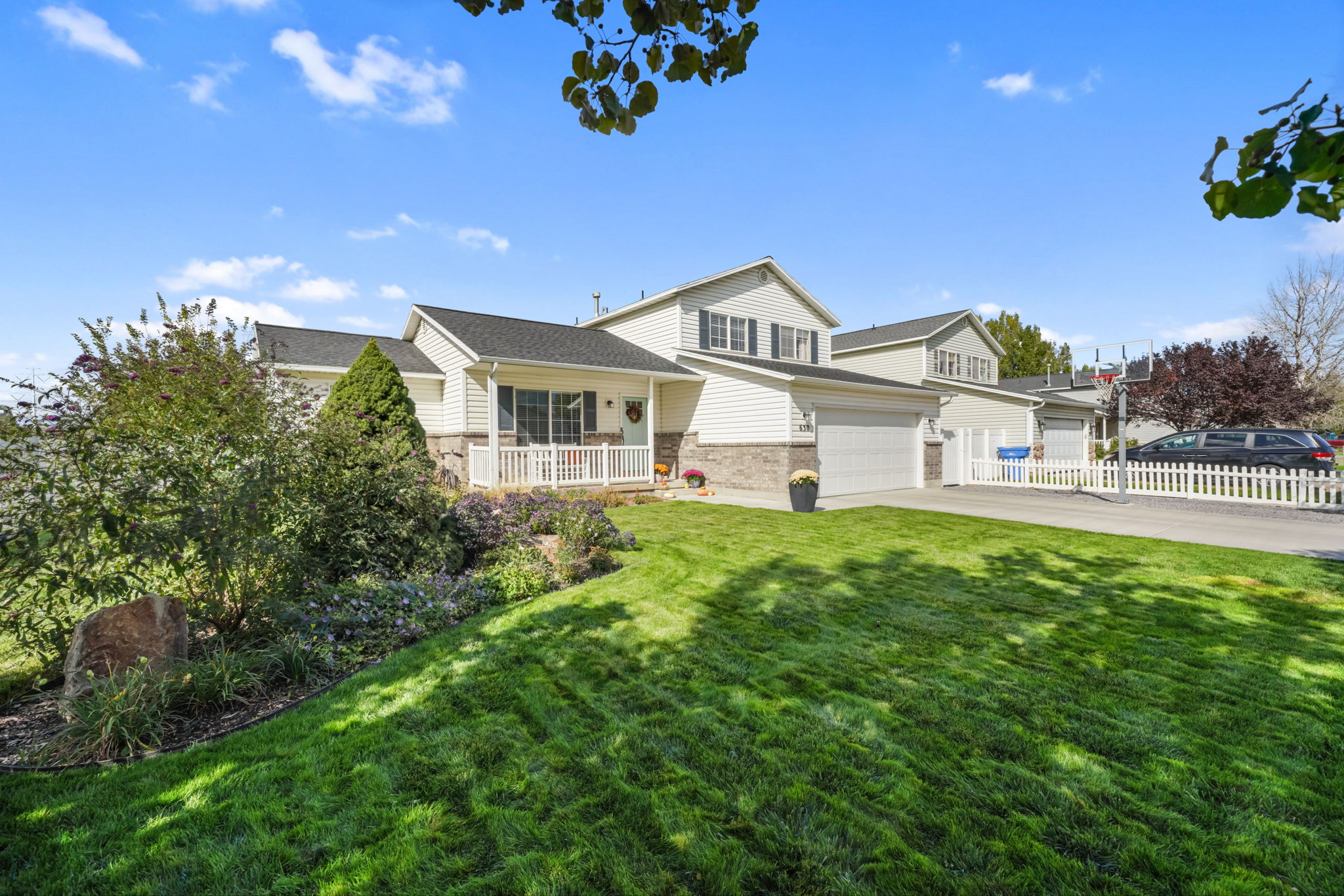 Lehi, Utah, 84043, United States, 4 Bedrooms Bedrooms, ,3 BathroomsBathrooms,Residential,For Sale,1973870