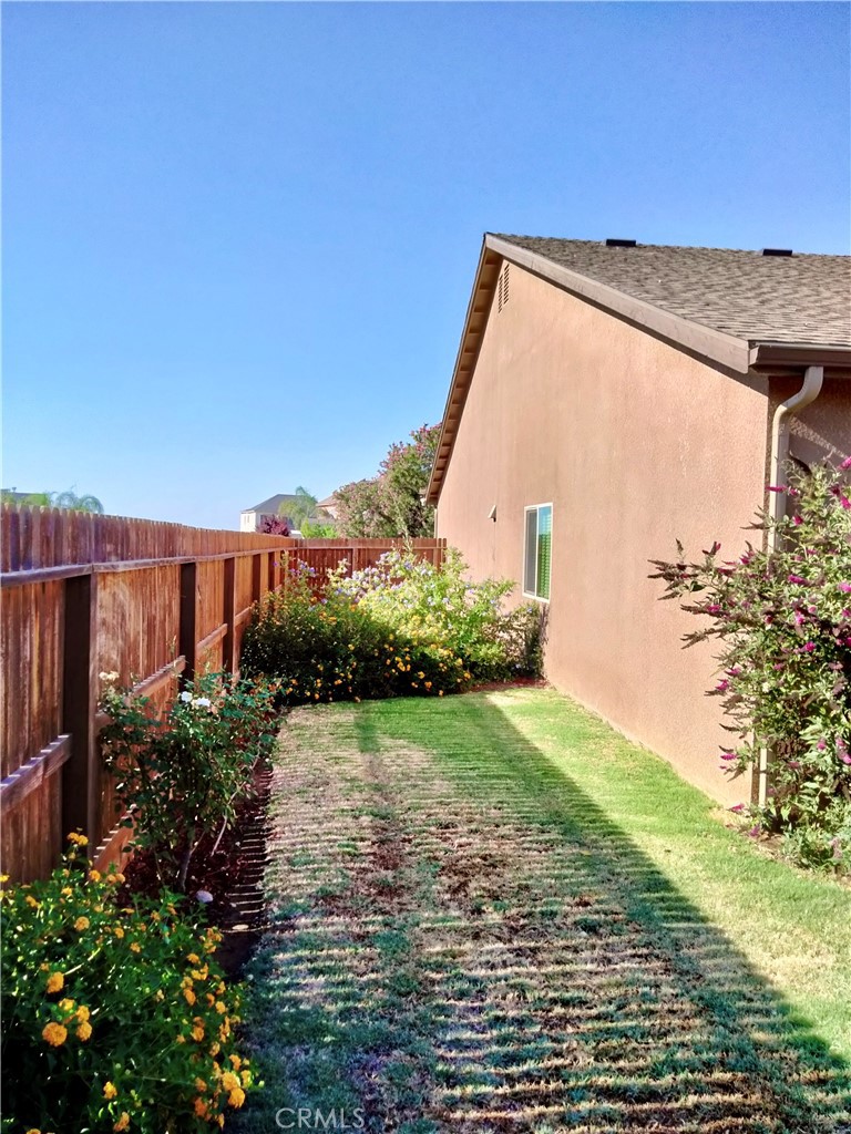 Clovis, California, 93619, United States, 3 Bedrooms Bedrooms, ,2 BathroomsBathrooms,Residential,For Sale,1919541