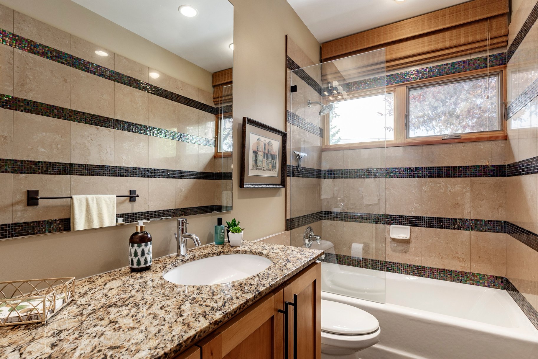  Exquisite Craftsman Jewel Box in the Heart of Millcreek - 物件實景