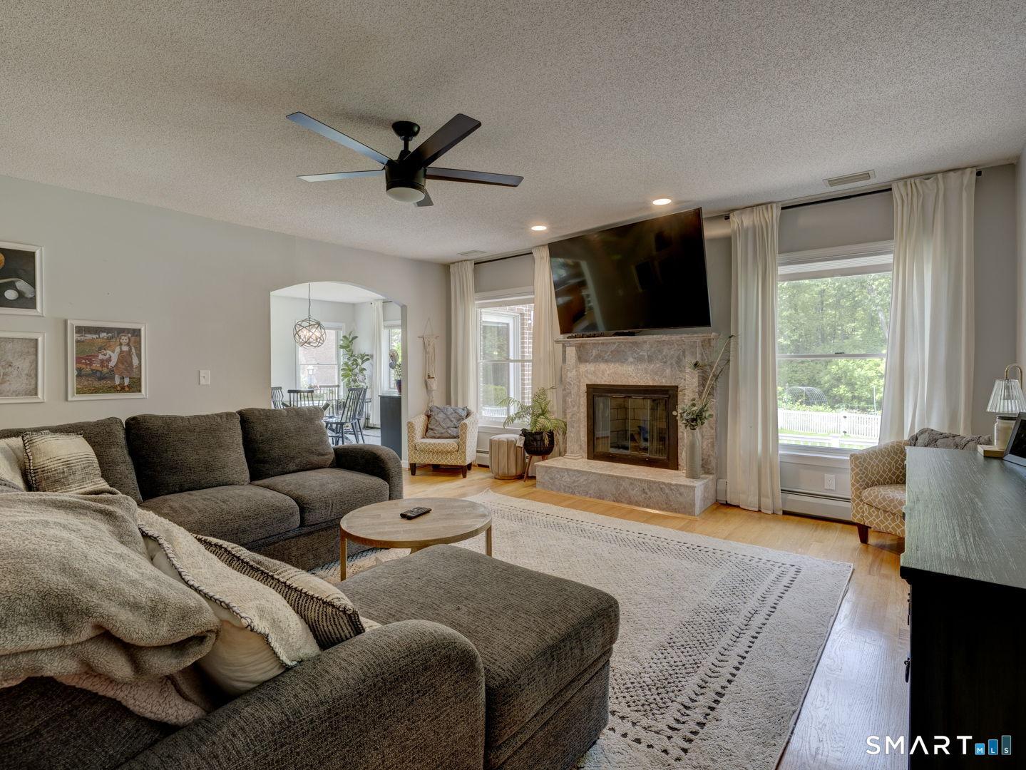 Wethersfield, Connecticut, 06109, United States, 3 Bedrooms Bedrooms, ,4 BathroomsBathrooms,Residential,For Sale,2048104