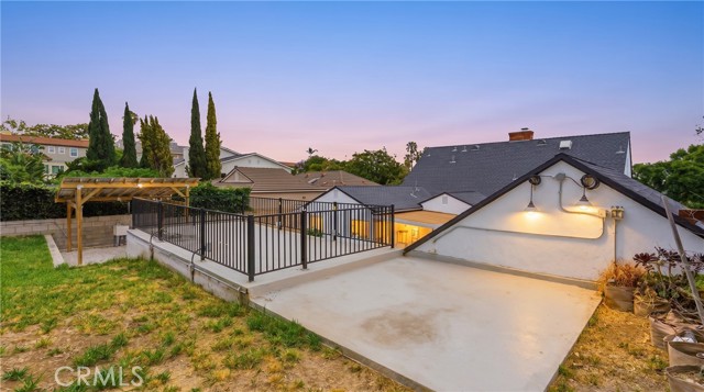 Los Angeles, California, 90043, United States, 3 Bedrooms Bedrooms, ,3 BathroomsBathrooms,Residential,For Sale,2049255