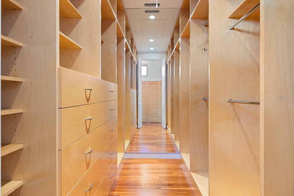 Sarasota, Florida, 34239, United States, 4 Bedrooms Bedrooms, ,5 BathroomsBathrooms,Residential,For Sale,1988202