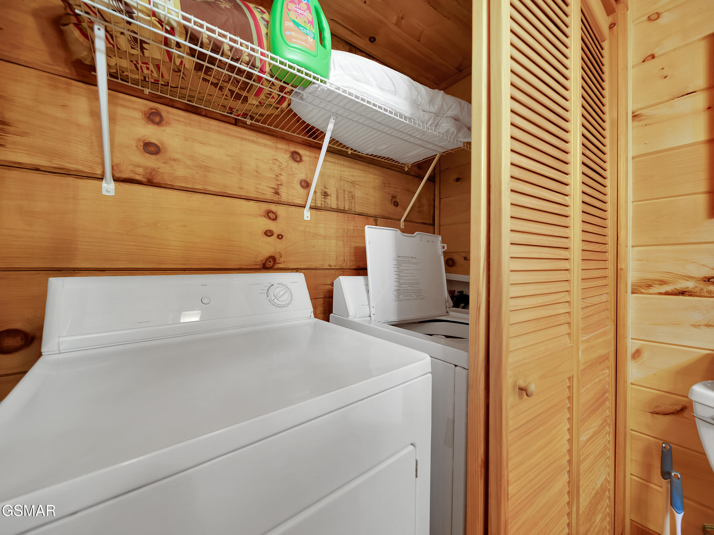 Gatlinburg, Tennessee, 37738, United States, 2 Bedrooms Bedrooms, ,2 BathroomsBathrooms,Residential,For Sale,1982435